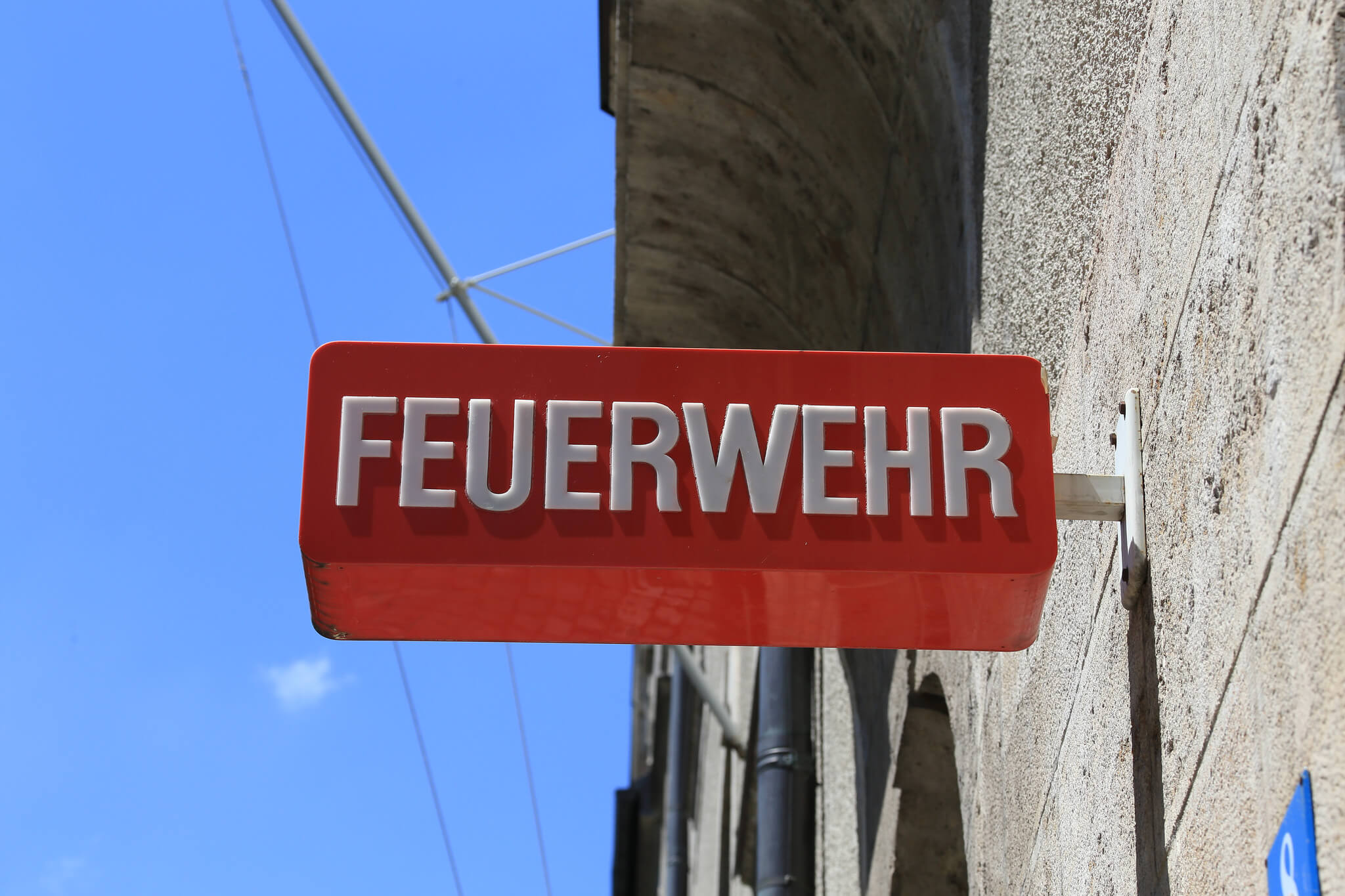 Der Brandmeister setzt kein Team-Meeting bei Feueralarm an