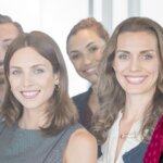 Lioba Heinzler mit einem Team von Unternehmerinnen