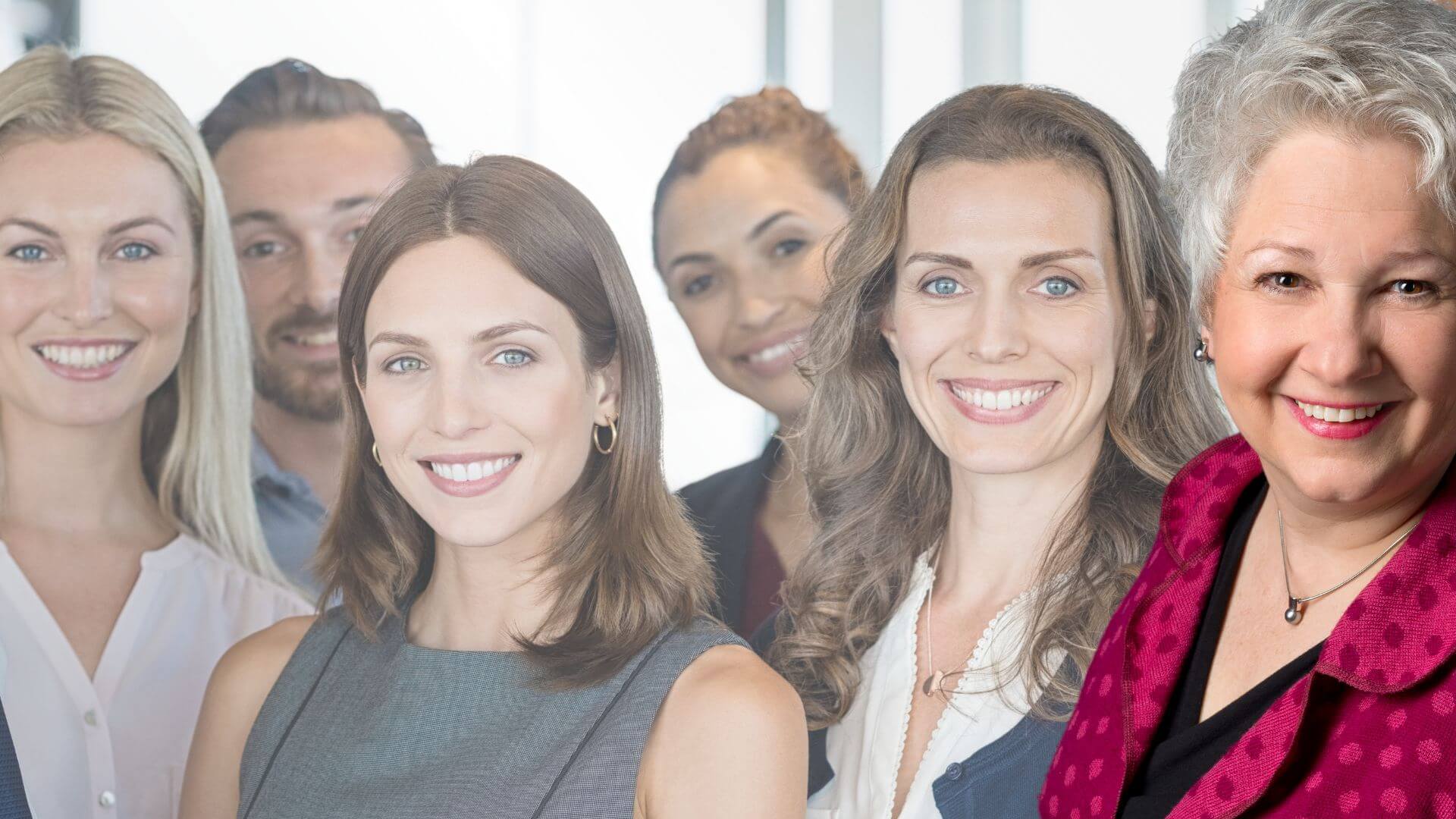 Lioba Heinzler mit einem Team von Unternehmerinnen